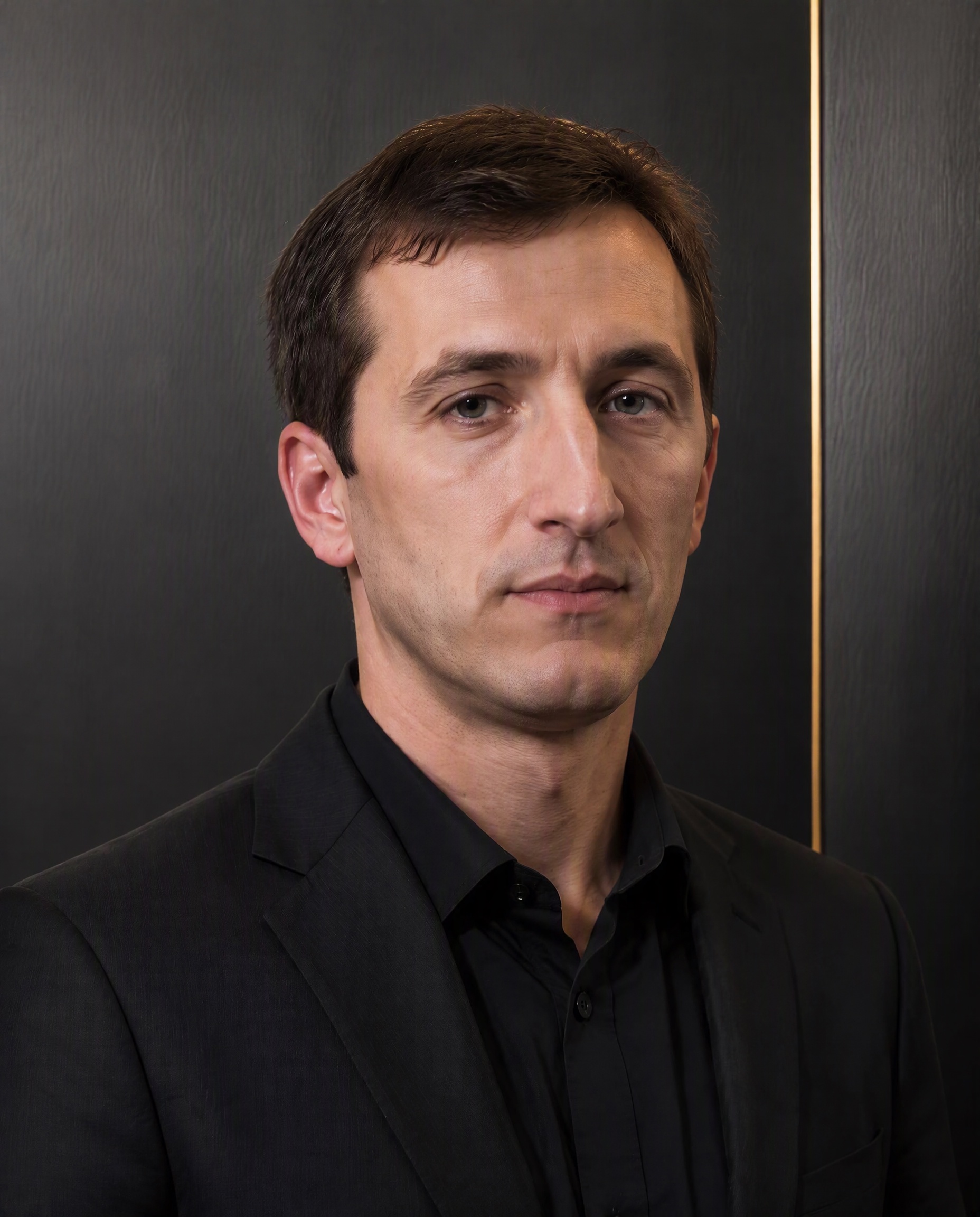 Peter M. — Data & Analytics Architect